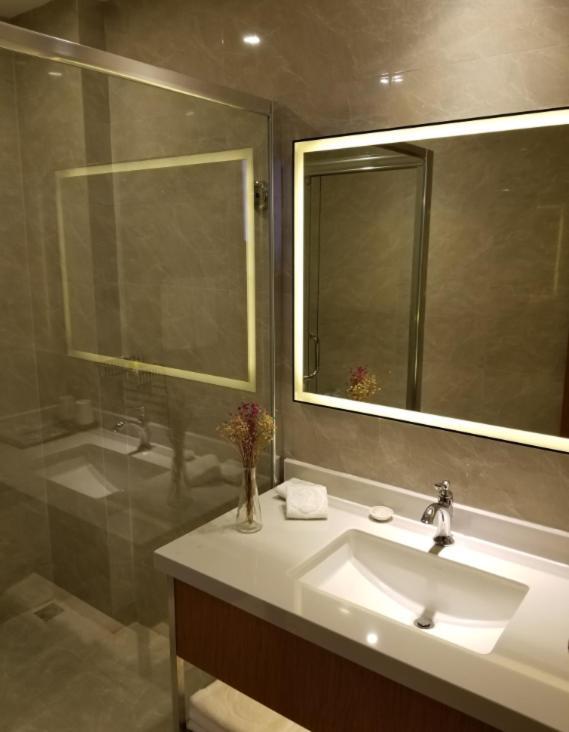 Linjiang International Cruise Hotel Baoyang Road Shanghai Esterno foto